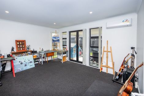 Photo of property in 8 Ladeira Place, Fitzroy, Hamilton, 3206