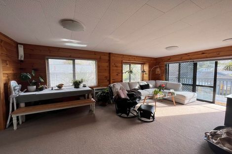 Photo of property in 2/11 Heather Place, Sunnynook, Auckland, 0620