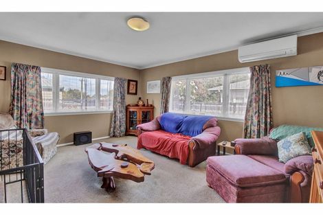 Photo of property in 14 Woodend Road, Woodend, 7610