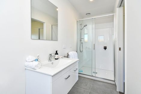 Photo of property in 11 Poutawa Lane, Clarks Beach, 2122