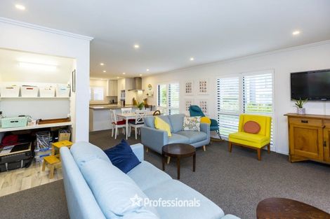 Photo of property in 1 Somerby Mews, Silverstream, Upper Hutt, 5019