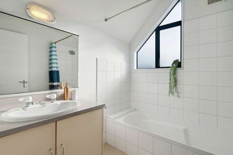 Photo of property in 5/70 Waiwhetu Road, Waiwhetu, Lower Hutt, 5010