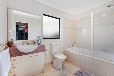 Photo of property in 26 Black Teal Close, Unsworth Heights, Auckland, 0632