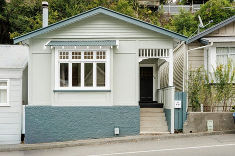 Photo of property in 38-40 Shakespeare Road, Bluff Hill, Napier, 4110
