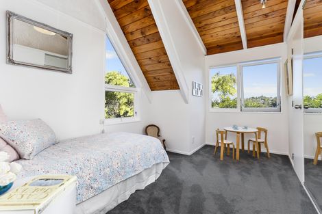 Photo of property in 106 Wood Bay Road, Titirangi, Auckland, 0604