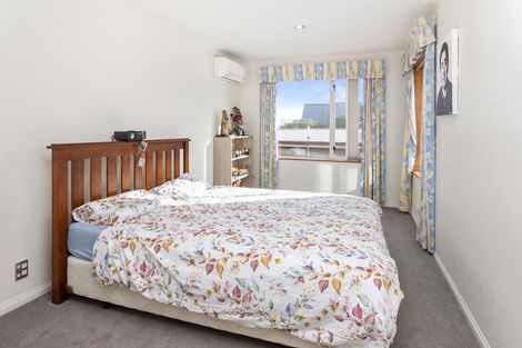 Photo of property in 94 Memorial Avenue, Ilam, Christchurch, 8053