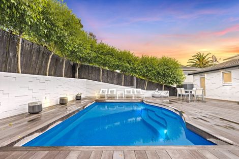 Photo of property in 54 Maxwelton Drive, Mairangi Bay, Auckland, 0630