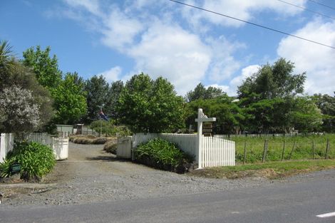 Photo of property in 240 Sutton Road, Drury, 2113