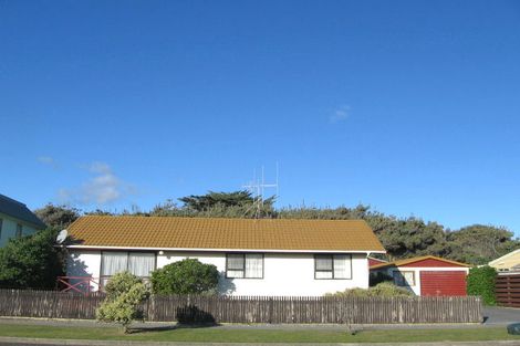 Photo of property in 30 Scott Avenue, Otaki Beach, Otaki, 5512