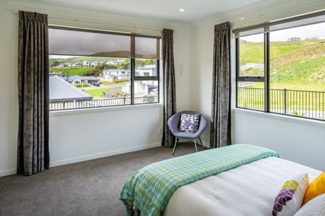 Photo of property in 22 Waitaria Terrace, Aotea, Porirua, 5024