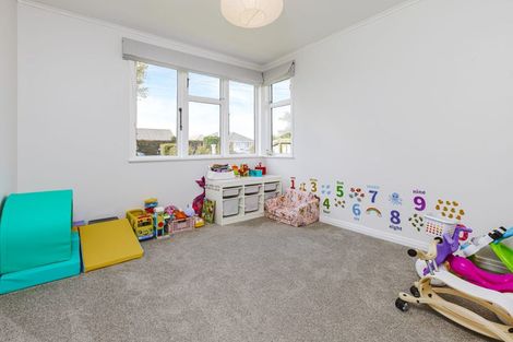 Photo of property in 12 Village Way, Ardmore, Papakura, 2582