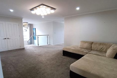 Photo of property in 73 Rosewell Crescent, Flat Bush, Auckland, 2019