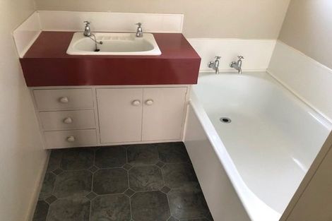 Photo of property in 2/12 Wood Street, Papakura, 2110