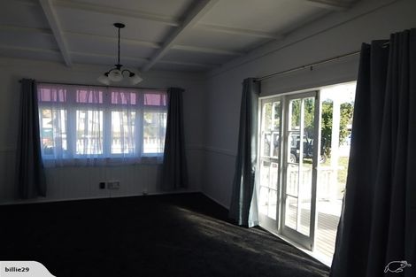 Photo of property in 221 Henderson Valley Road, Henderson, Auckland, 0612