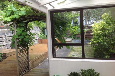 Photo of property in 33 Viewmont Drive, Harbour View, Lower Hutt, 5010