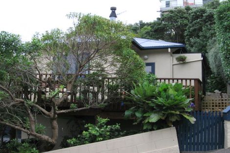 Photo of property in 9 Knoll Street, Island Bay, Wellington, 6023