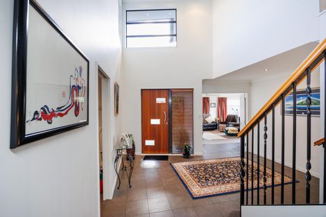 Photo of property in 27 Ruapehu Drive, Fitzherbert, Palmerston North, 4410