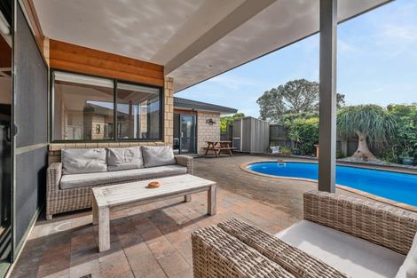 Photo of property in 44 Bermuda Place, One Tree Point, 0118