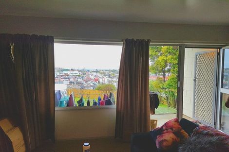 Photo of property in 3d Mountain Road, Mount Wellington, Auckland, 1060