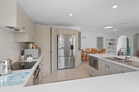 Photo of property in 8 Oaklands Drive, Cambridge, 3434