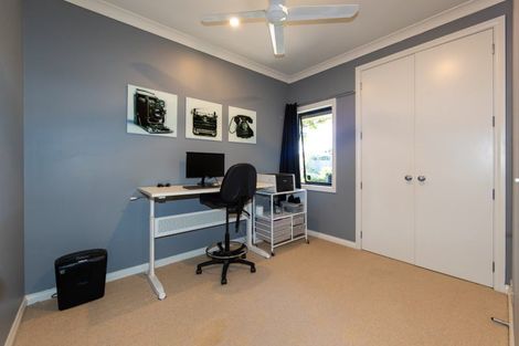 Photo of property in Heynes Place, 24 Heynes Place, Clive, 4102