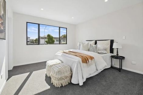 Photo of property in 73 Highland Park Drive, Botany Downs, Auckland, 2010