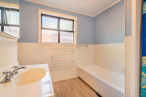 Photo of property in 35 Pioneer Crescent, Helensburgh, Dunedin, 9010