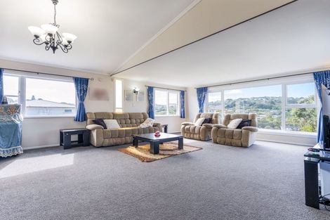 Photo of property in 63 Bassett Road, Johnsonville, Wellington, 6037