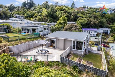Photo of property in 11 Manor Drive, Stokes Valley, Lower Hutt, 5019