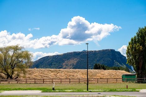 Photo of property in 4 Raspberry Close, Wanaka, 9382