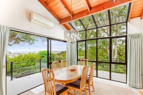 Photo of property in 5 Clearwater Cove, West Harbour, Auckland, 0618