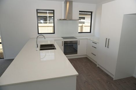 Photo of property in 24 Pakaraka Drive, Papakura, 2110