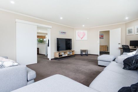 Photo of property in 34 Jefferson Crescent, Milson, Palmerston North, 4414