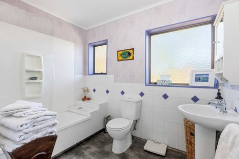 Photo of property in 1 Moana Terrace, Snells Beach, 0920