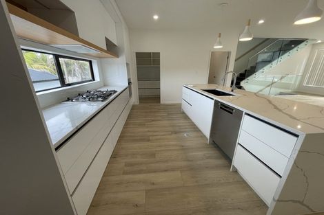 Photo of property in 5 Merton Avenue, Glenfield, Auckland, 0627