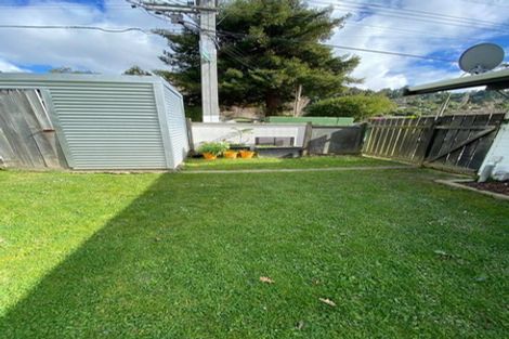Photo of property in 3/89 Pinehaven Road, Pinehaven, Upper Hutt, 5019