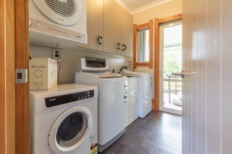 Photo of property in 2383 State Highway 2, Waipukurau, 4200