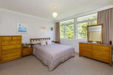 Photo of property in 135 Pinehaven Road, Pinehaven, Upper Hutt, 5019