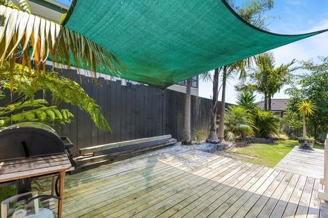 Photo of property in 53 Sunset Road, Totara Vale, Auckland, 0632
