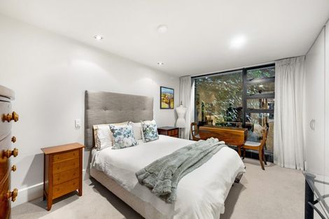 Photo of property in Waterline Apartments, 1a/342 Oriental Parade, Oriental Bay, Wellington, 6011