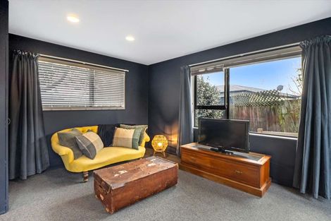 Photo of property in 8 Dulcie Place, Harewood, Christchurch, 8051