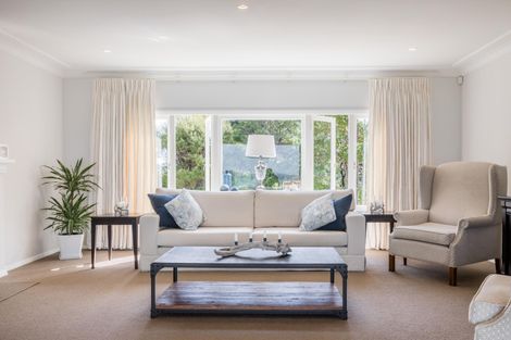 Photo of property in 32 Arama Avenue, Titirangi, Auckland, 0604