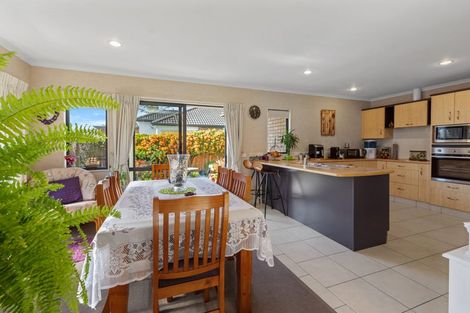 Photo of property in 21 Kahira Crescent, Papamoa Beach, Papamoa, 3118