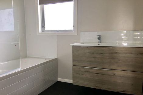 Photo of property in 23 Polandson Place, Opaheke, Papakura, 2113