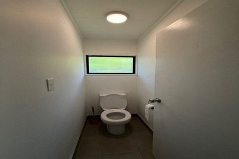 Photo of property in 8 Landow Place, Henderson, Auckland, 0612