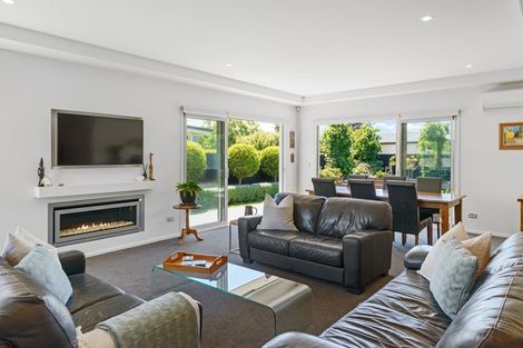 Photo of property in 104 Wairakei Road, Bryndwr, Christchurch, 8052