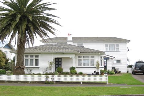 Photo of property in 10 Sackville Street, Fitzroy, New Plymouth, 4312