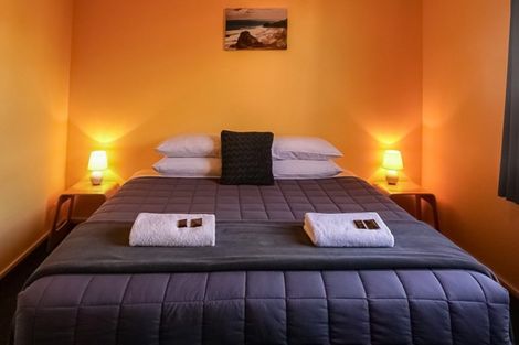 Photo of property in 9 Cron Avenue, Te Atatu South, Auckland, 0610