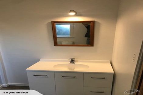 Photo of property in 16 Holiday Road, Stanmore Bay, Whangaparaoa, 0932