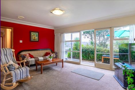 Photo of property in 26 Barron Drive, Green Bay, Auckland, 0604